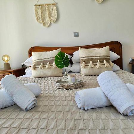 Theasis Apartments Adamantas  Bagian luar foto