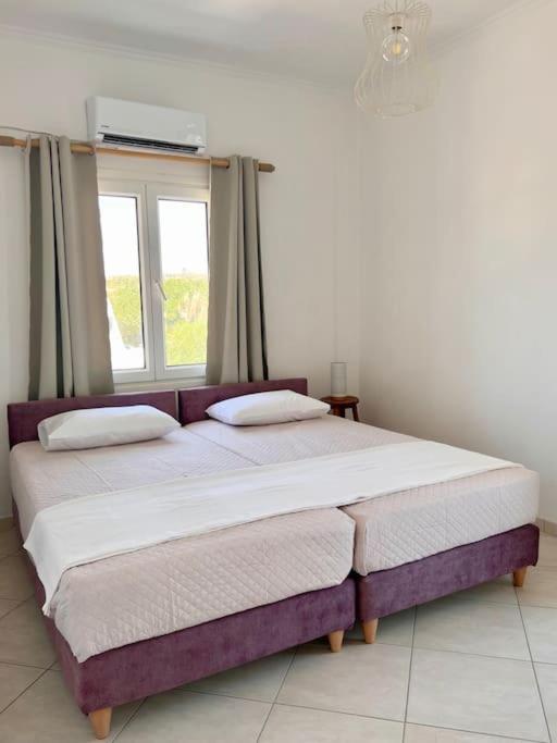 Theasis Apartments Adamantas  Bagian luar foto