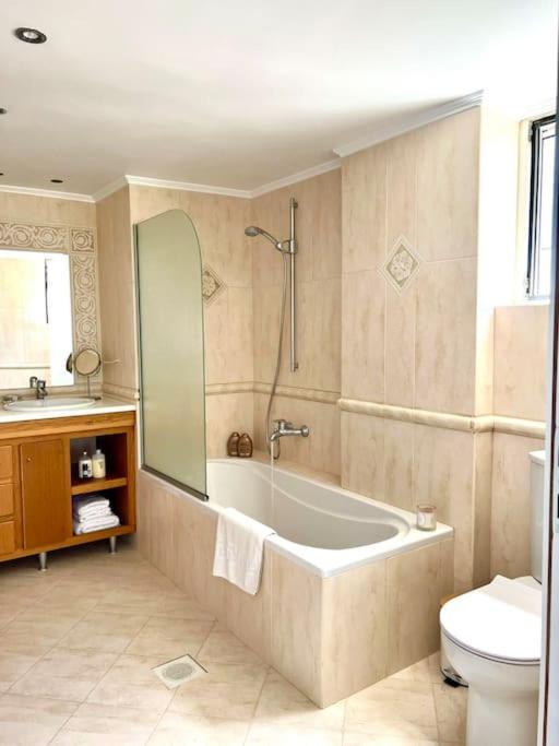 Theasis Apartments Adamantas  Bagian luar foto