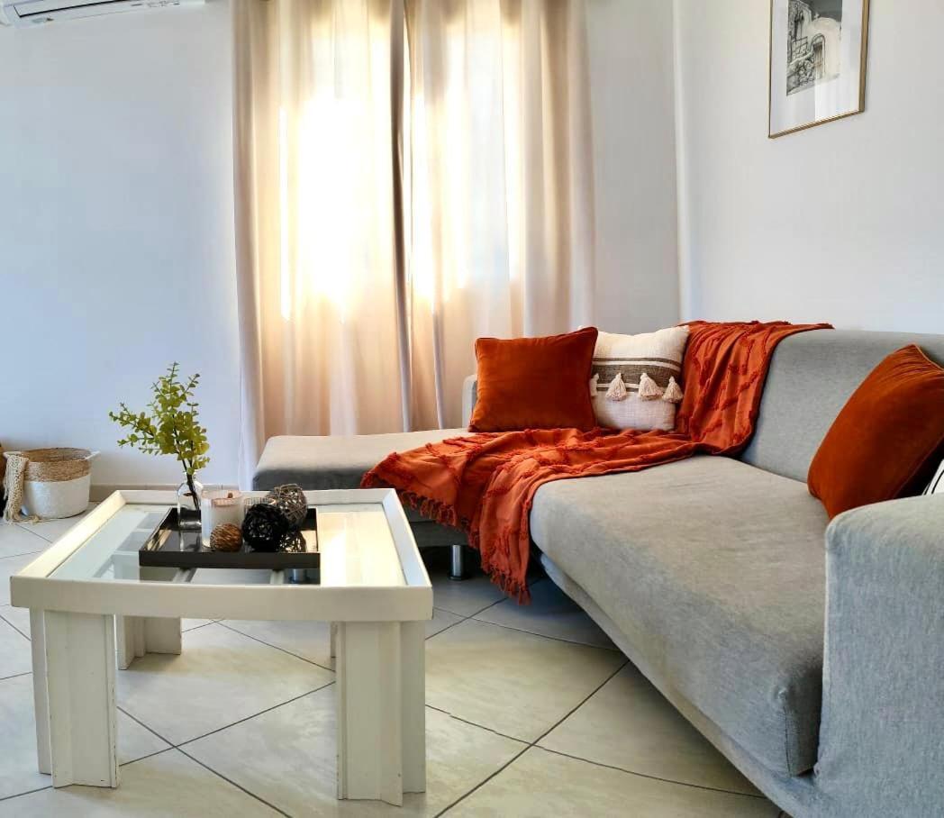 Theasis Apartments Adamantas  Bagian luar foto