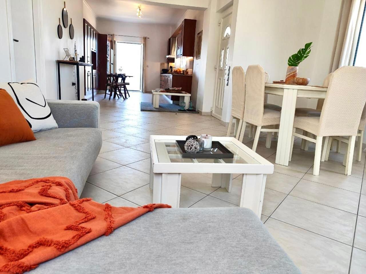 Theasis Apartments Adamantas  Bagian luar foto