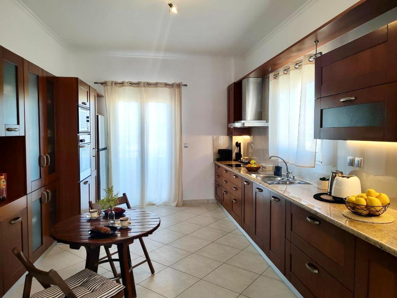 Theasis Apartments Adamantas  Bagian luar foto