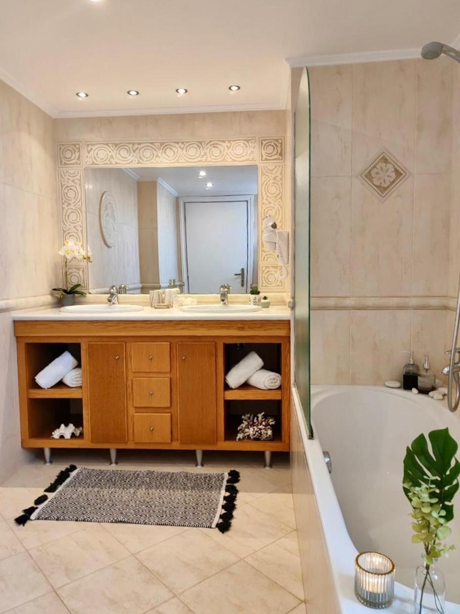 Theasis Apartments Adamantas  Bagian luar foto