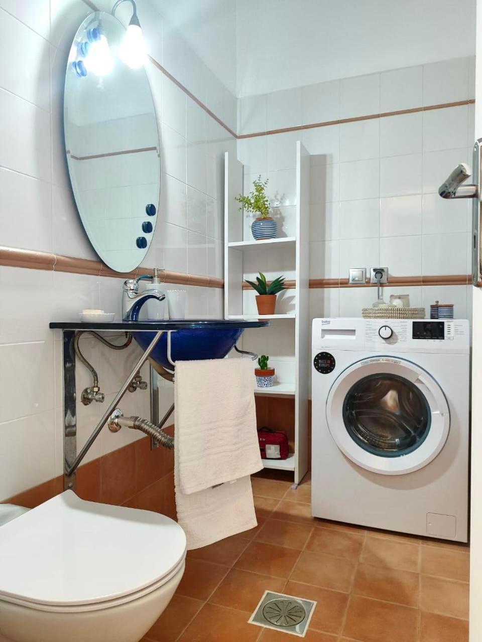 Theasis Apartments Adamantas  Bagian luar foto